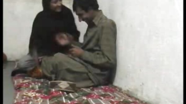 Rothaarige Schlampe Nicki Hunter lutscht leidenschaftlich den Schwanz und reitet geile sex pornos den Schwanz heftig