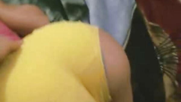 Die freche geile kostenlose sexfilme blonde Dirne Brandy Smile stößt ihre nasse Möse mit einem fetten Dildo an