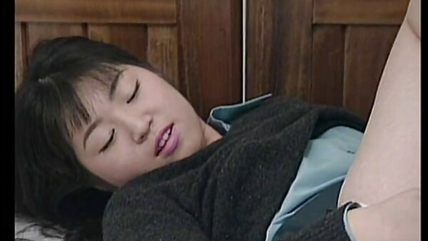 Die spermasüchtige asiatische Hure Chihiro Kitagawa gibt mehrere Blowjobs suche geile sexfilme