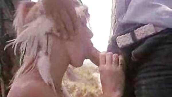 Die vollbusige blonde Hillary reitet zum geile deutsche fickfilme ersten Mal einen großen Schwanz