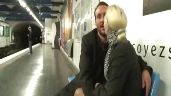 Slutty Chick bekommt ihre saftige geile hausfrauen sexfilme Muschi gefickt und gibt Kopf