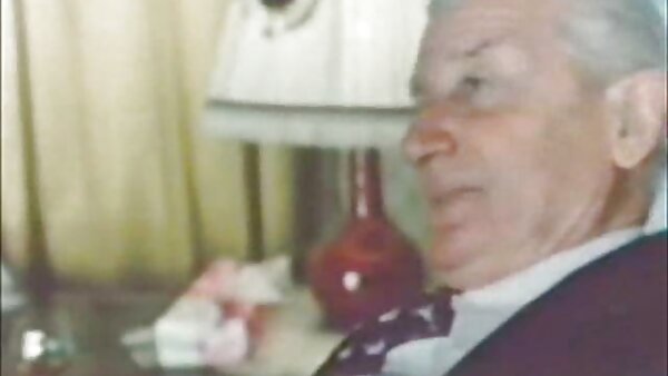 Üppige blonde Prostituierte sexfilm tante bekommt ihre nasse geile Fotze gefingert und trocken gefressen