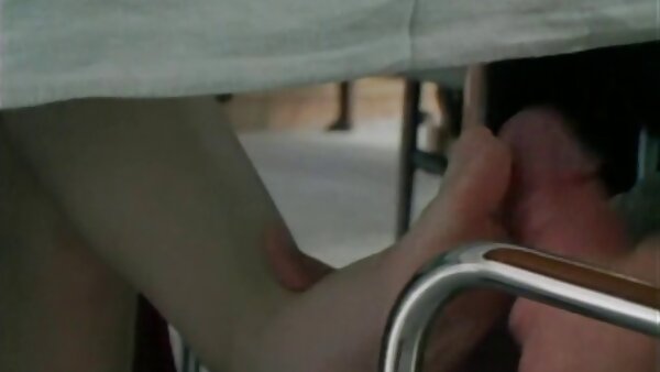 Nancy Vee erkundet ihre Muschi mit ihren sexfilme alt Fingern