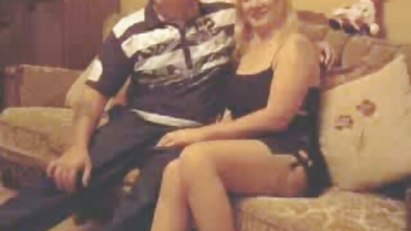 Die dralle Mutter Raquel DeVine wird hart von hinten sexfilme hausfrauen gerammt