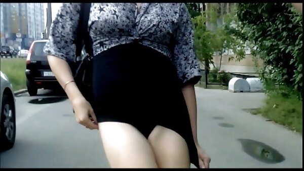 Hussy vieräugiges Mädchen Summer Rae thai sexfilme reitet saftigen Schwanz rückwärts